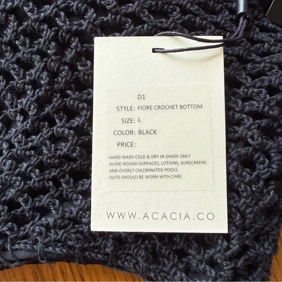 ACACIA Set in Black Crochet - Picture 6 of 7